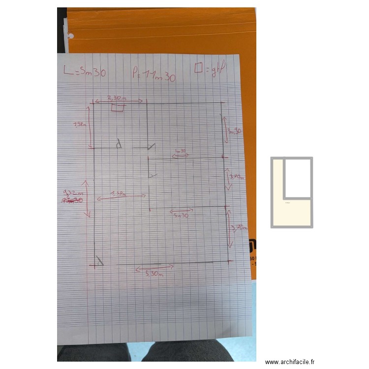 ECLAIRAGE. Plan de 1 pièce et 28 m2