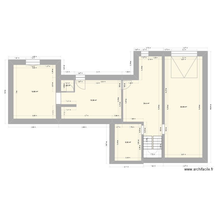 cave. Plan de 6 pièces et 105 m2