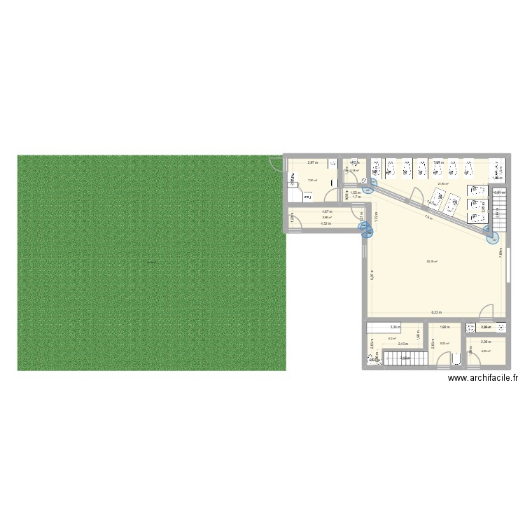 Micro creche accès porche. Plan de 10 pièces et 109 m2