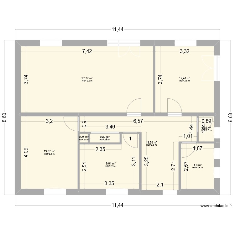 Martigny Rez de chaussée. Plan de 9 pièces et 83 m2
