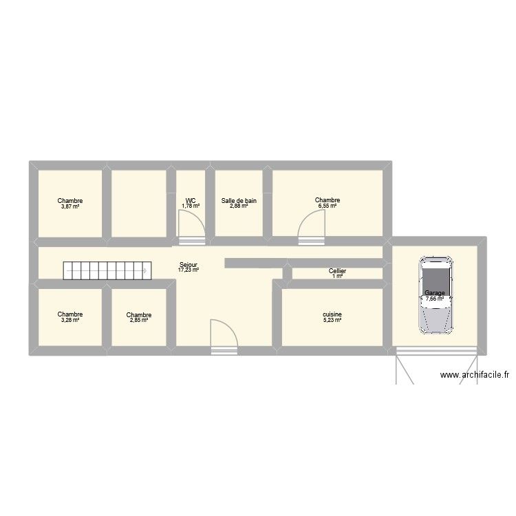 Maison. Plan de 10 pièces et 52 m2