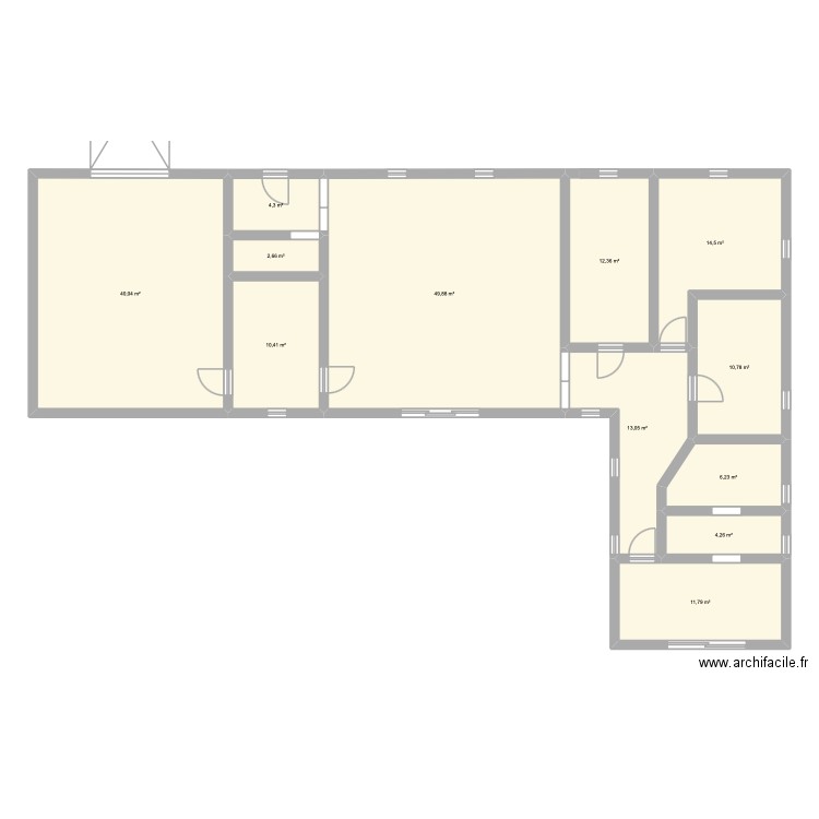 Maison. Plan de 12 pièces et 180 m2
