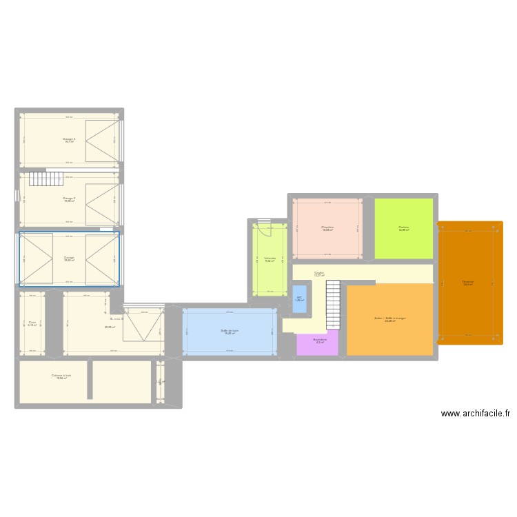 SAUMERAY juste la maison et garage. Plan de 37 pièces et 397 m2