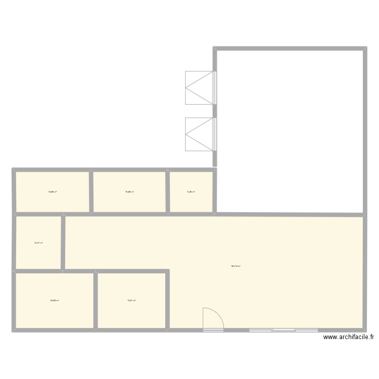 Maison. Plan de 7 pièces et 240 m2