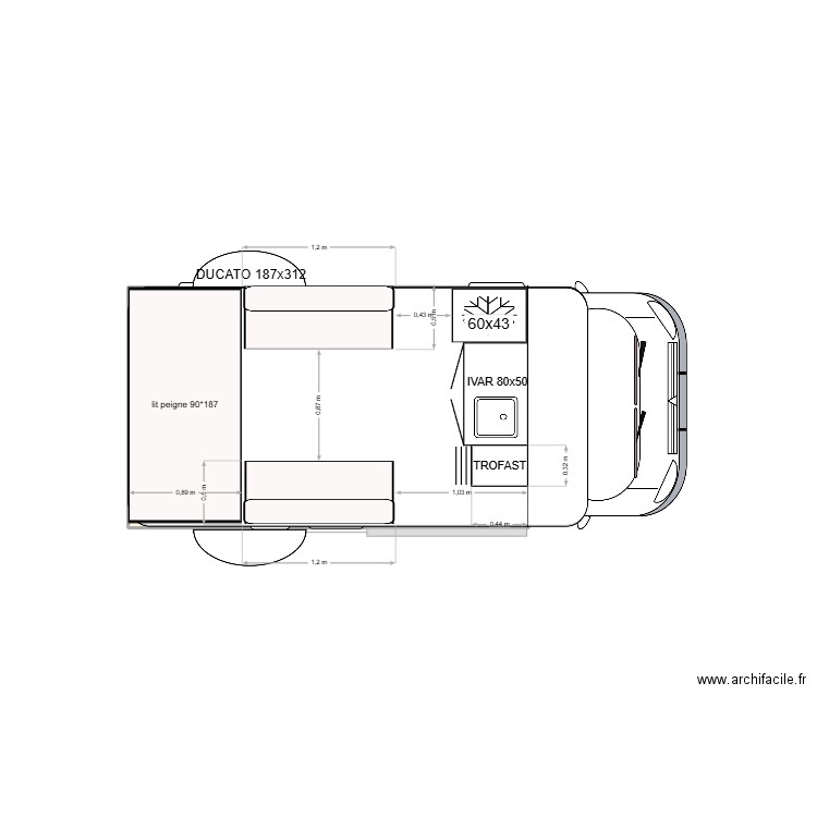 VAN cuisine transversale. Plan de 1 pièce et 6 m2