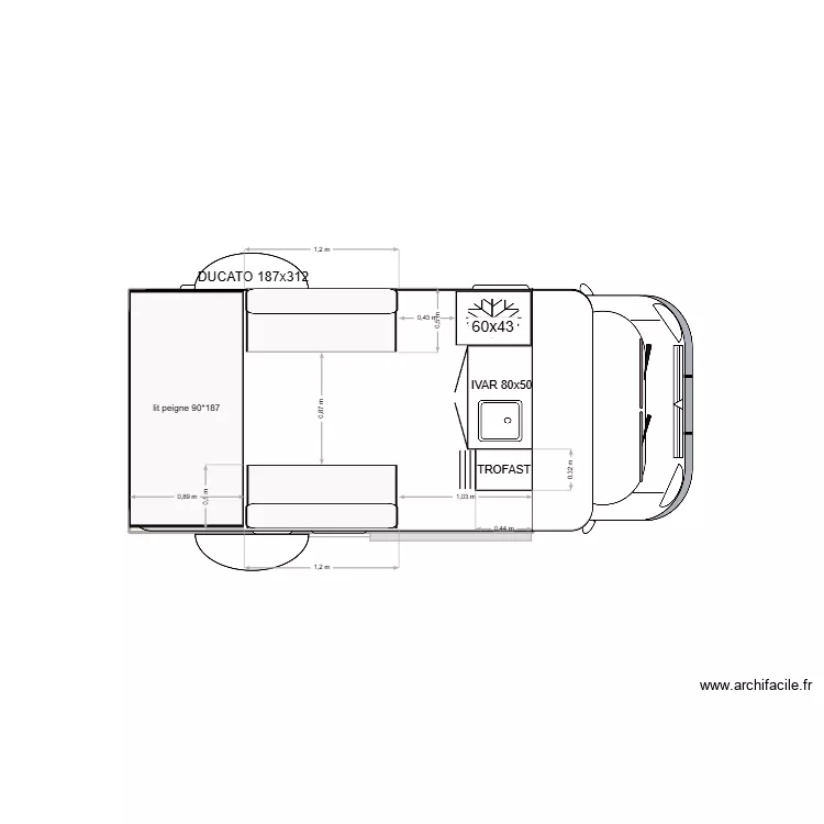 VAN cuisine transversale. Plan de 