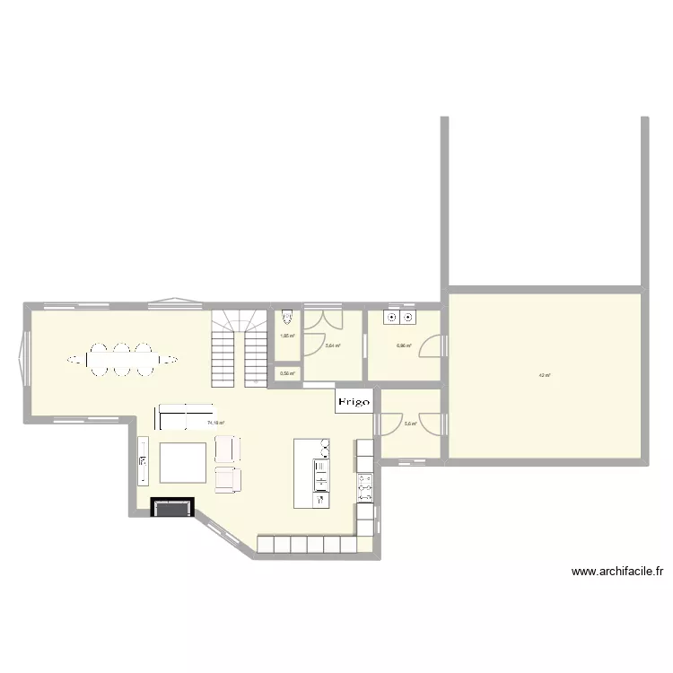 RDC. Plan de 7  et 137 m²