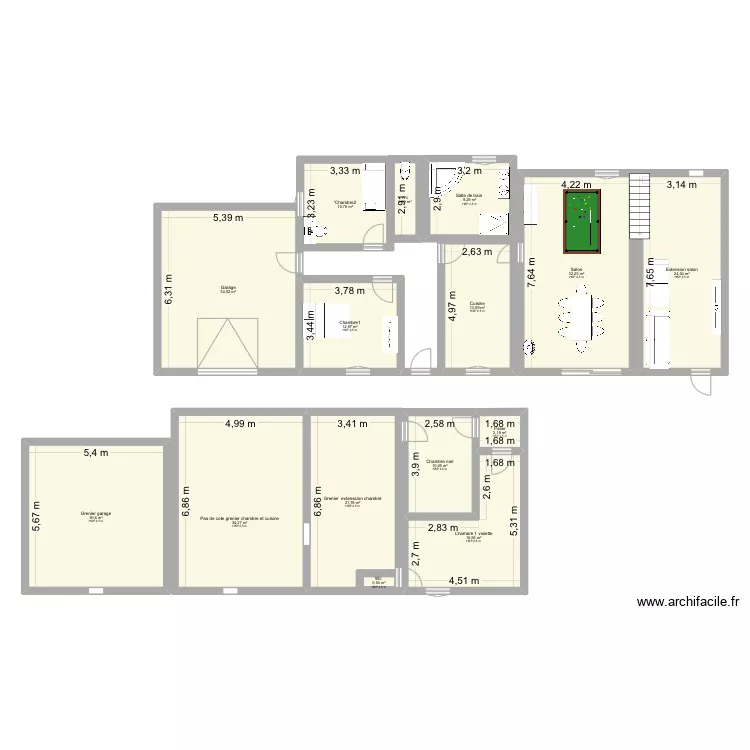 Maison avec mur casser. Plan de 