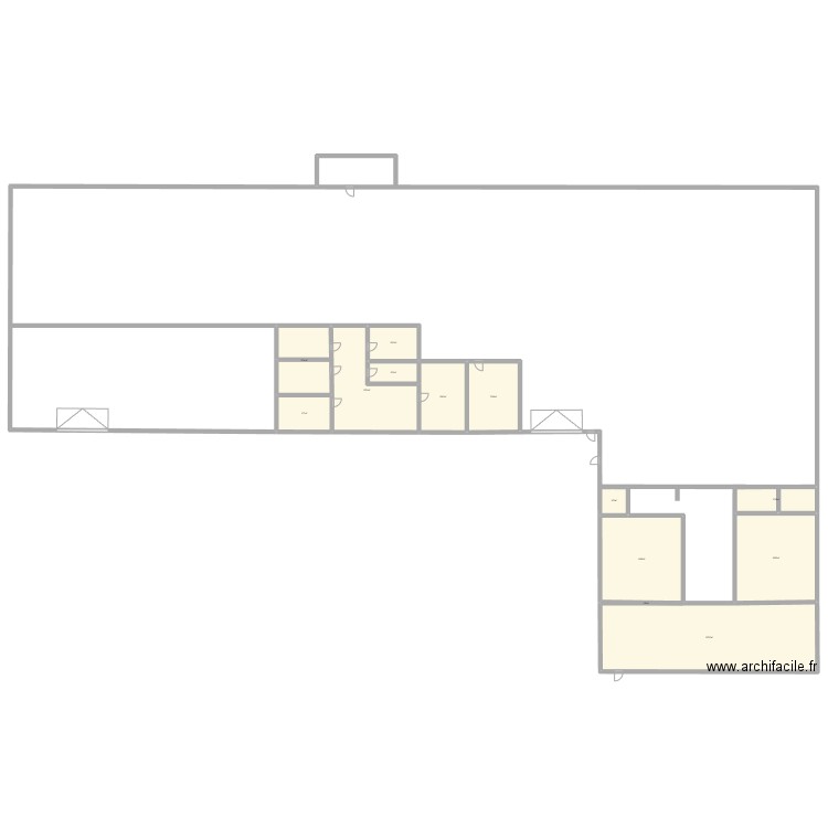 atelier. Plan de 13 pièces et 484 m2
