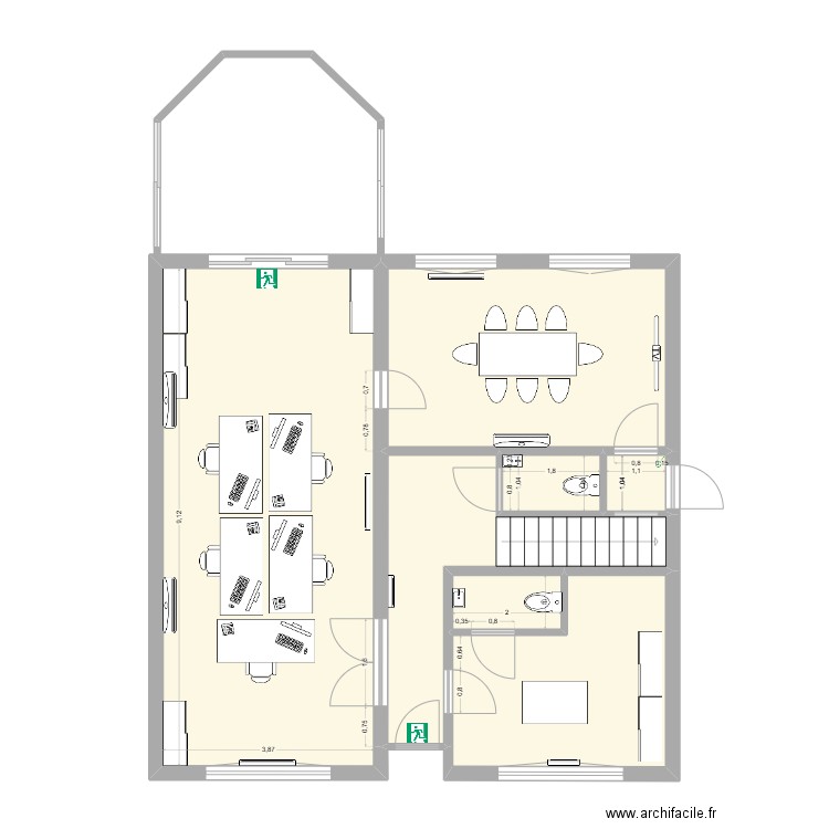 Bureaux Export RDC meublé. Plan de 7 pièces et 79 m2