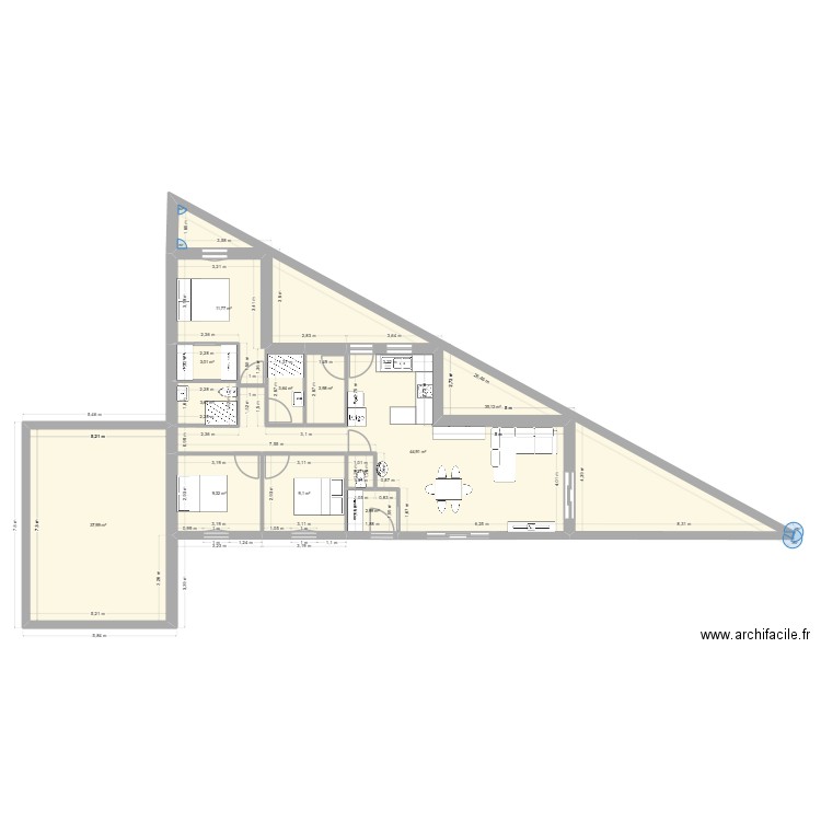 21h. Plan de 12 pièces et 167 m2
