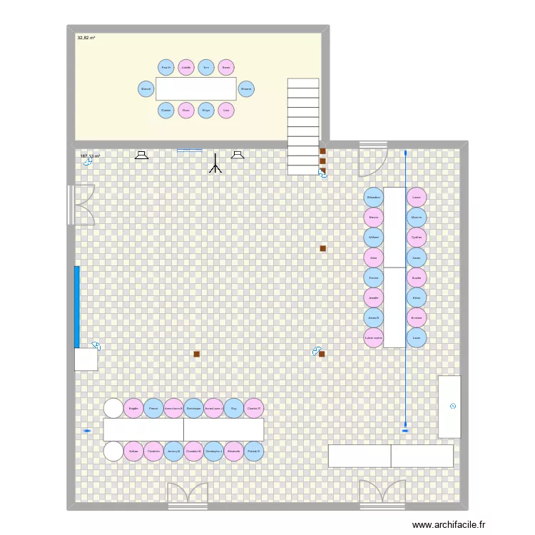 salle st thibault bis. Plan de 2  et 200 m²