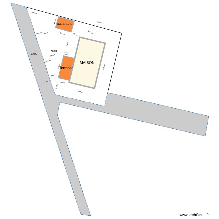 Plan de masse. Plan de 3 pièces et 165 m2