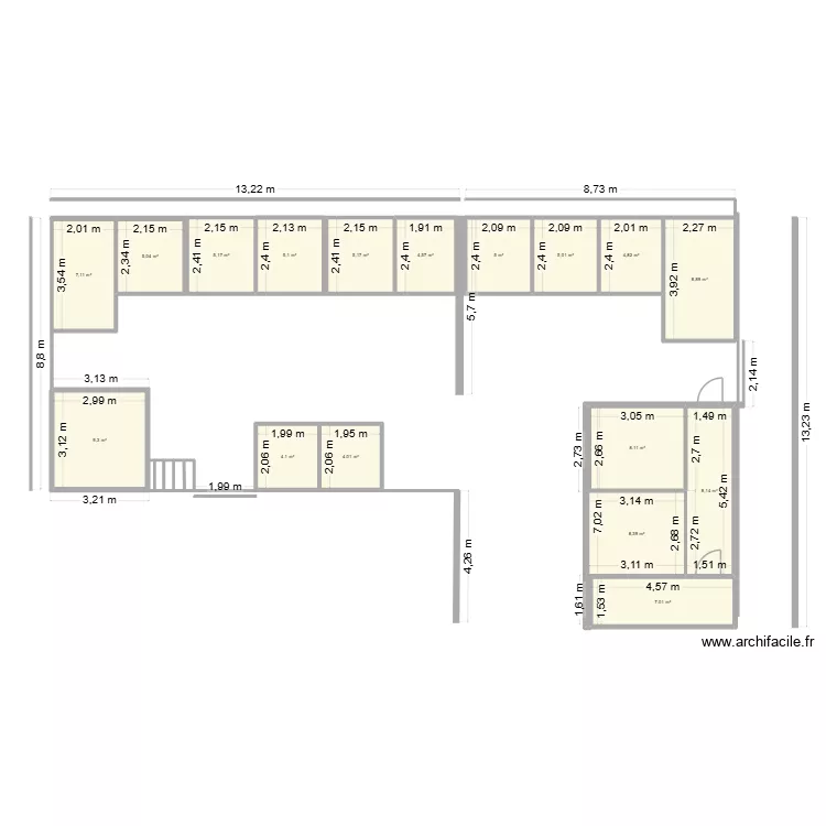 BOX 2. Plan de 17 pièces et 105 m² BOX 2. Plan de 17 pièces et 105 m²