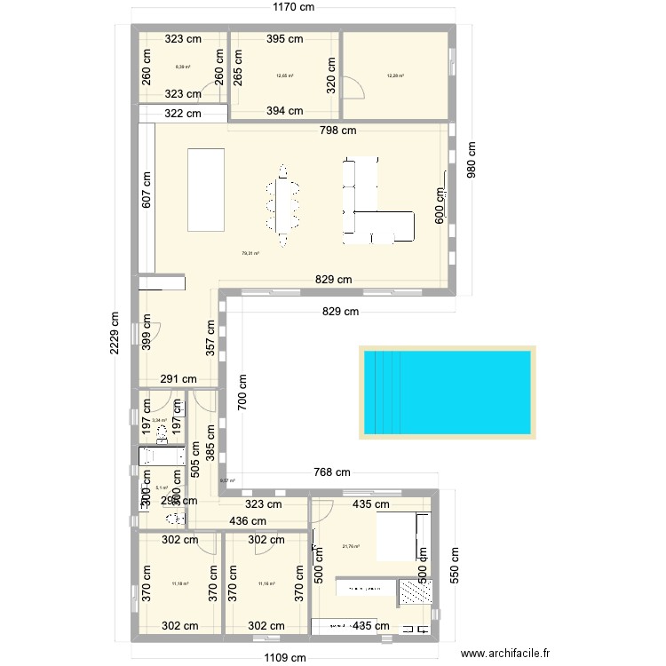 Corneilla. Plan de 10 pièces et 175 m2