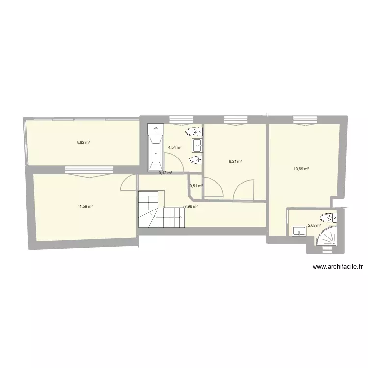 Maison Rove &eacute;tage. Plan de 9 Pièces et 55 m²