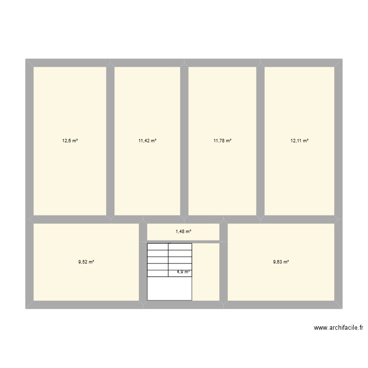 Etage maison. Plan de 8 pièces et 73 m2
