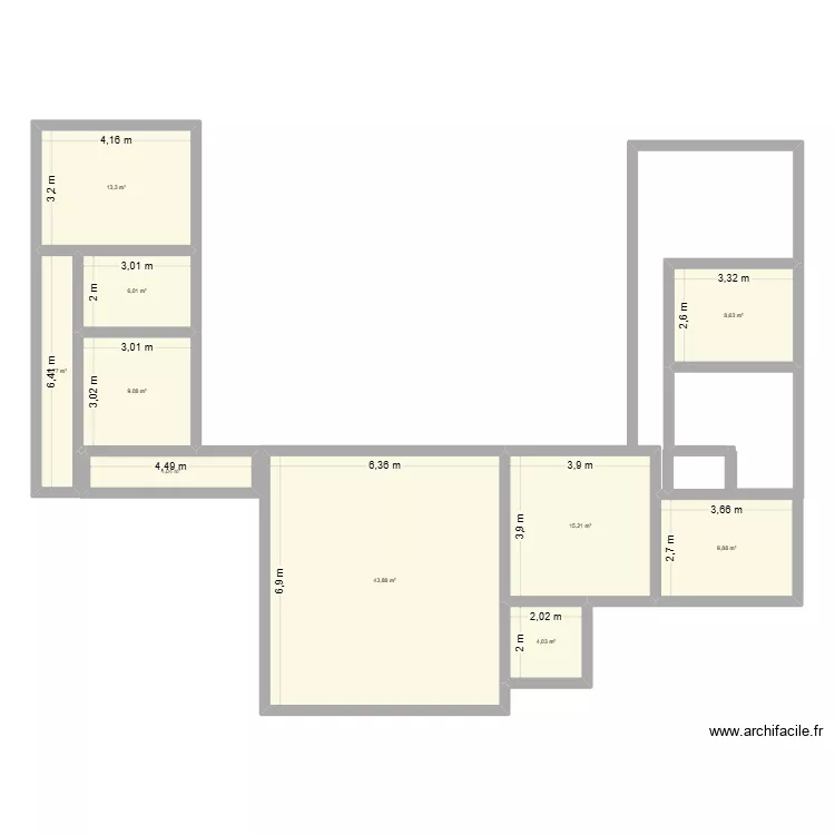 MAISON EN U. Plan de 10  et 120 m²