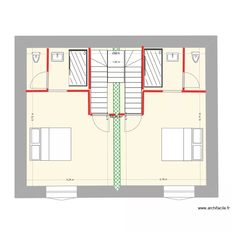 Plan &eacute;tage avec un escalier central. Plan de 