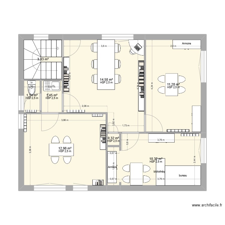 local RASED. Plan de 8 pièces et 55 m2