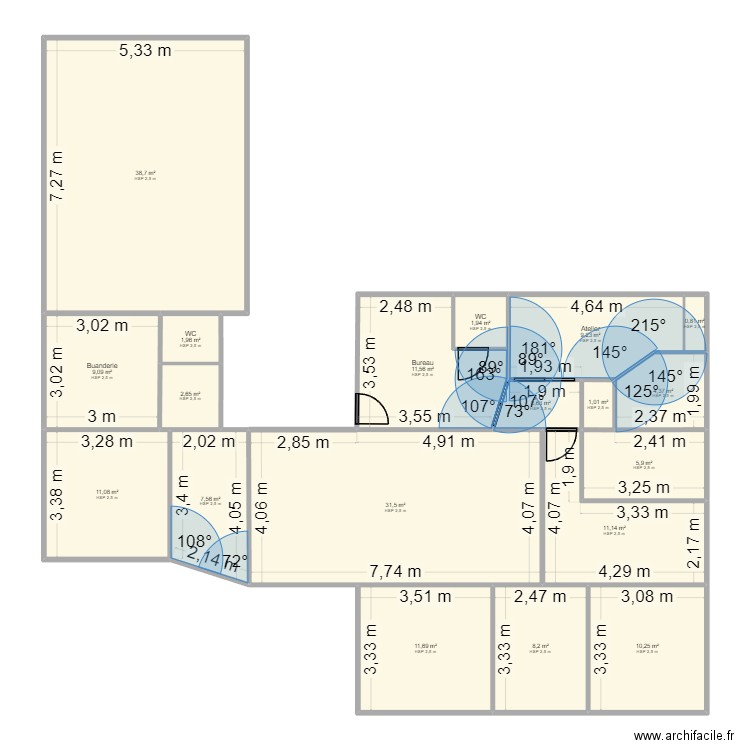 Plan maison moderne 001. Plan de 19 pièces et 181 m2