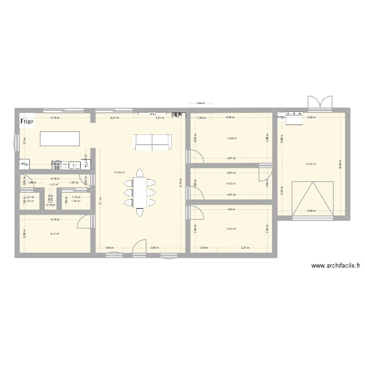 Maison bioclimatiaque. Plan de 9 pièces et 135 m2