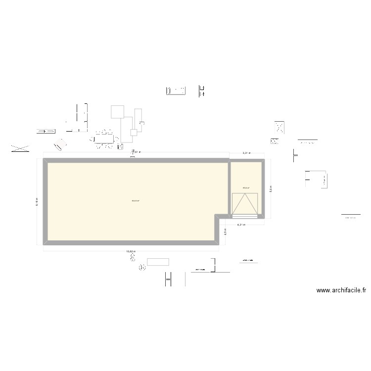 Plan facade décalée. Plan de 2 pièces et 139 m2
