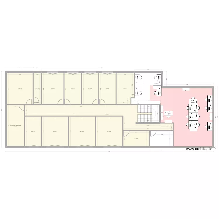 etage. Plan de 14 pièces et 285 m²