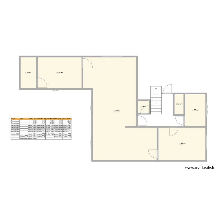RdC. Plan de 7 pièces et 85 m2
