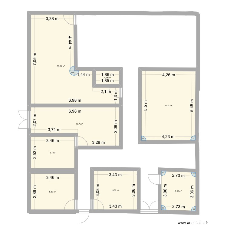 Labo 200m2. Plan de 7 pièces et 96 m2