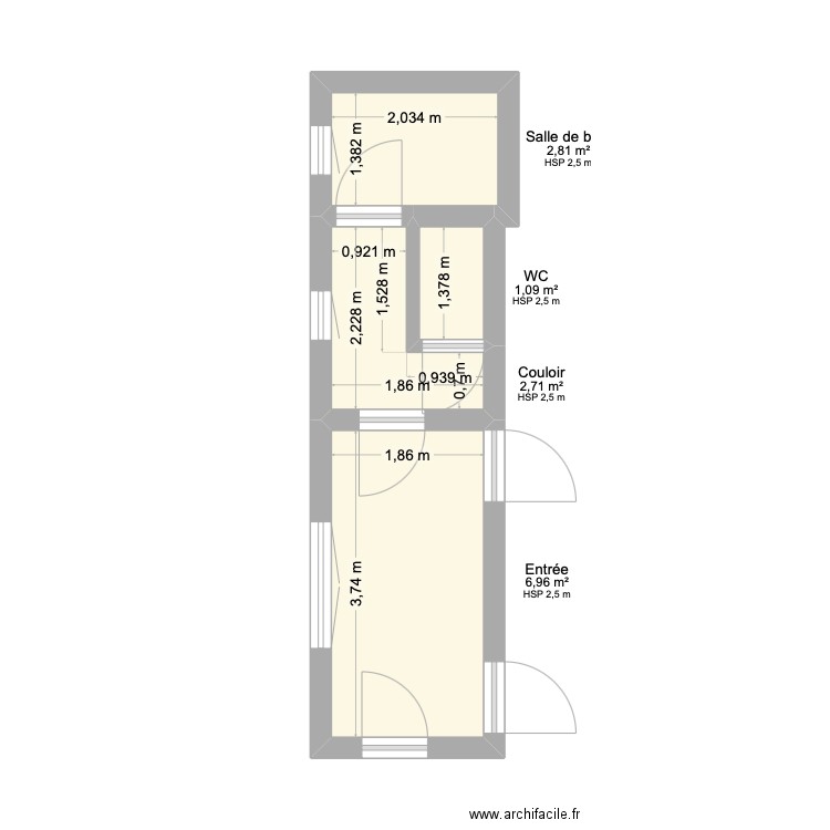 Entrée. Plan de 4 pièces et 14 m2
