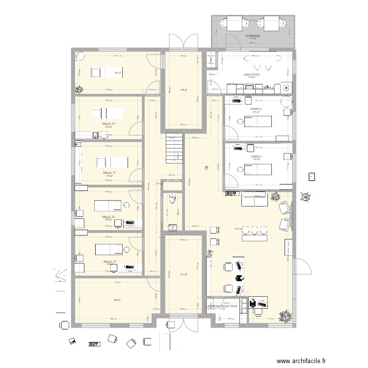 Clinique 2e étage. Plan de 17 pièces et 236 m2