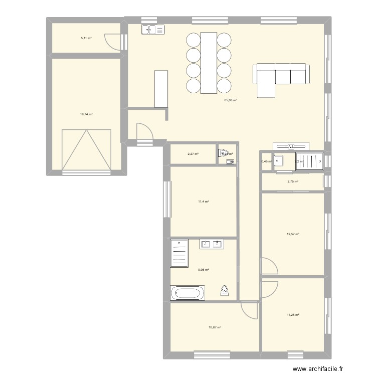 Maison. Plan de 13 pièces et 153 m2