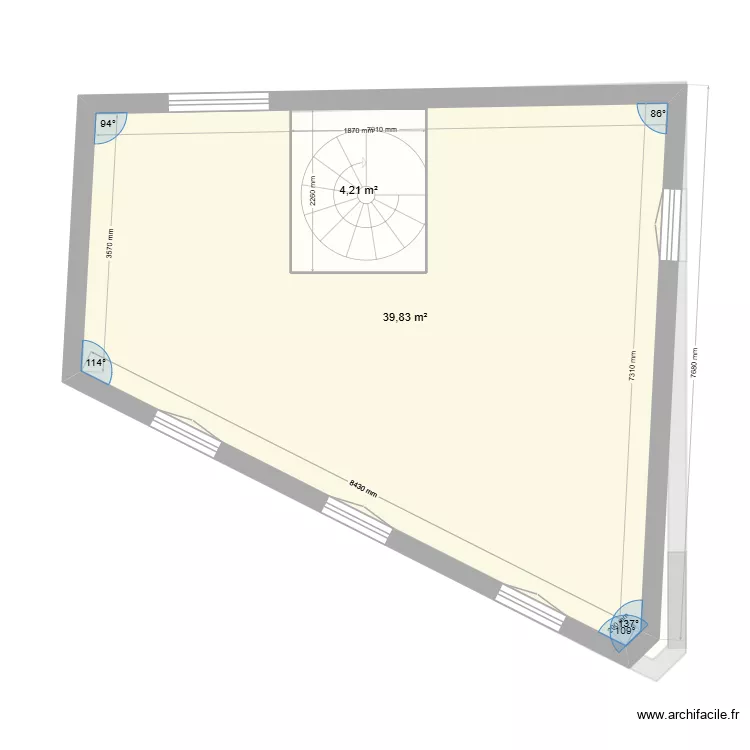 Lagrange RDC. Plan de 5  et 92 m²