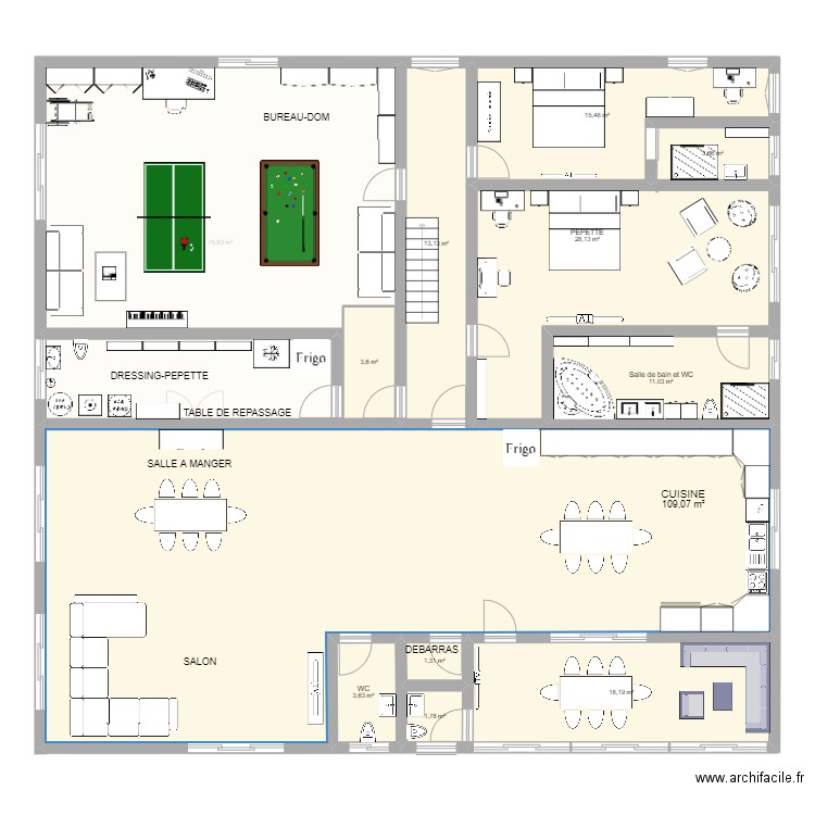 DOM. Plan de 15 pièces et 500 m2