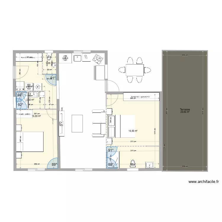 cuisine frigo a gauche. Plan de 