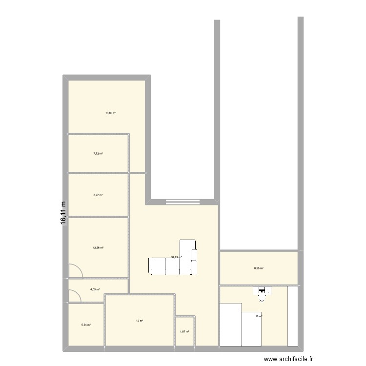 plan U. Plan de 11 pièces et 127 m2