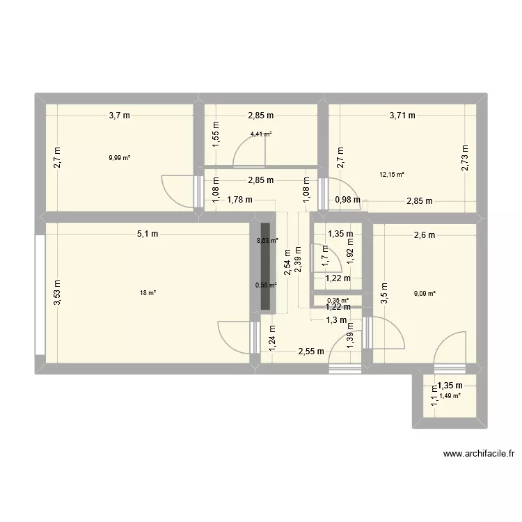 logement na,ntes. Plan de 9 pièces et 65 m²