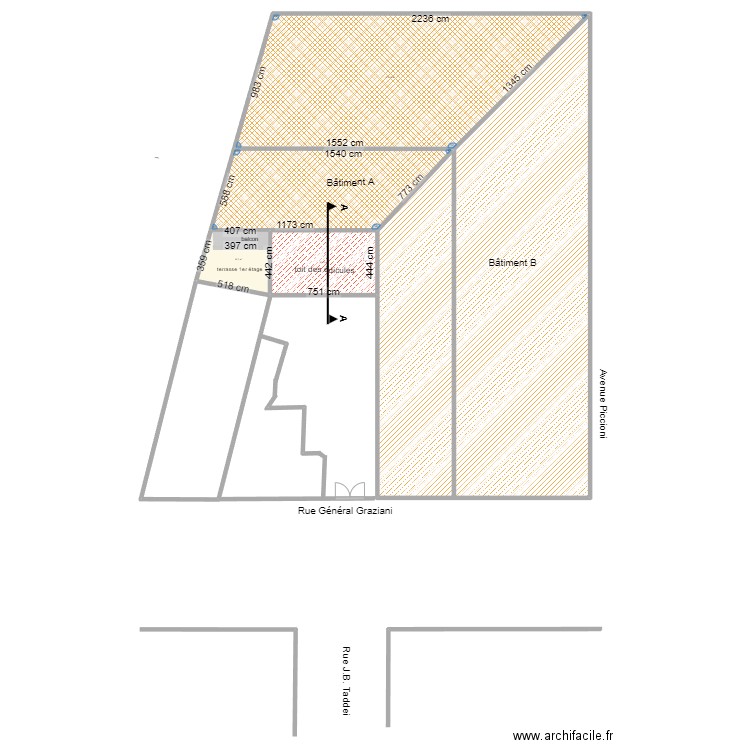 plan de masse immeuble 2 Av. Piccioni et cour. Plan de 5 pièces et 704 m2