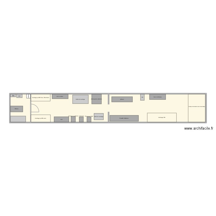 bateau attelier. Plan de 2 pièces et 55 m2