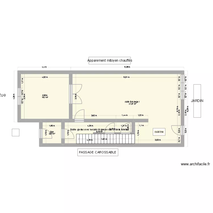 RDC. Plan de 4  et 67 m²