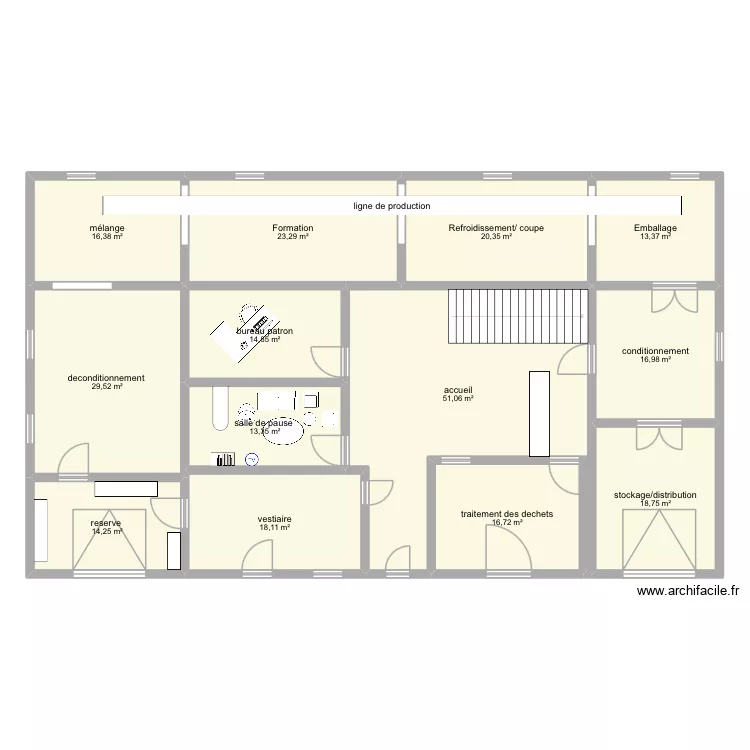 atelier. Plan de 13 pièces et 267 m²