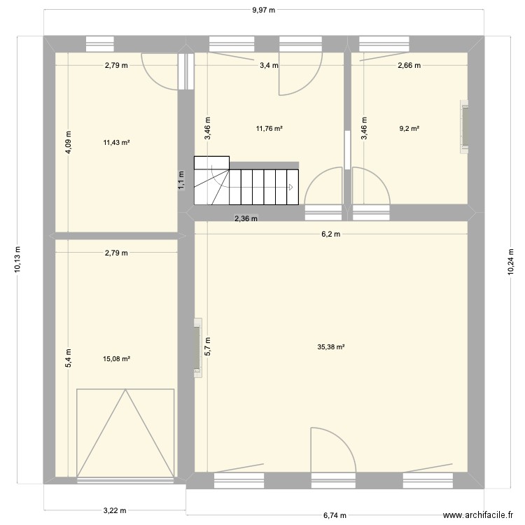 Rez Laly. Plan de 5 pièces et 83 m2