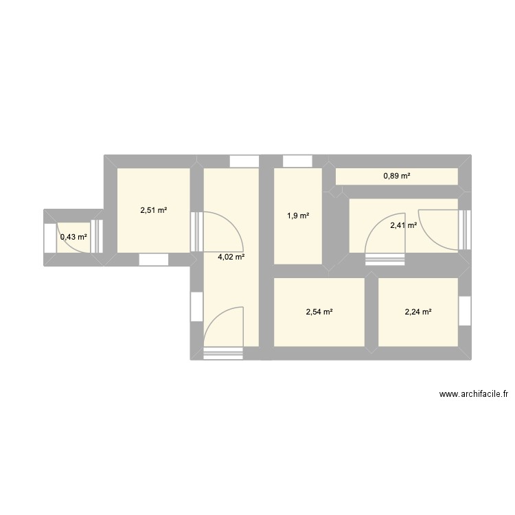 red de chaussé. Plan de 8 pièces et 17 m2