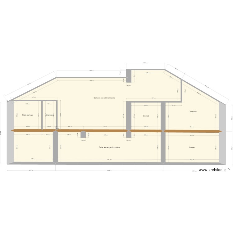 Coupe presbytère. Plan de 14 pièces et 232 m2