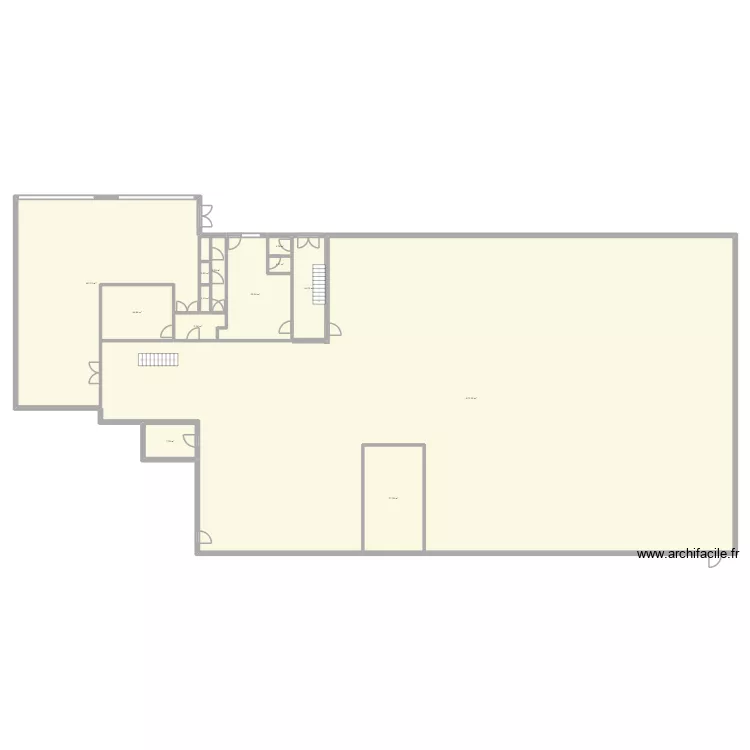 RDC. Plan de 13  et 892 m²