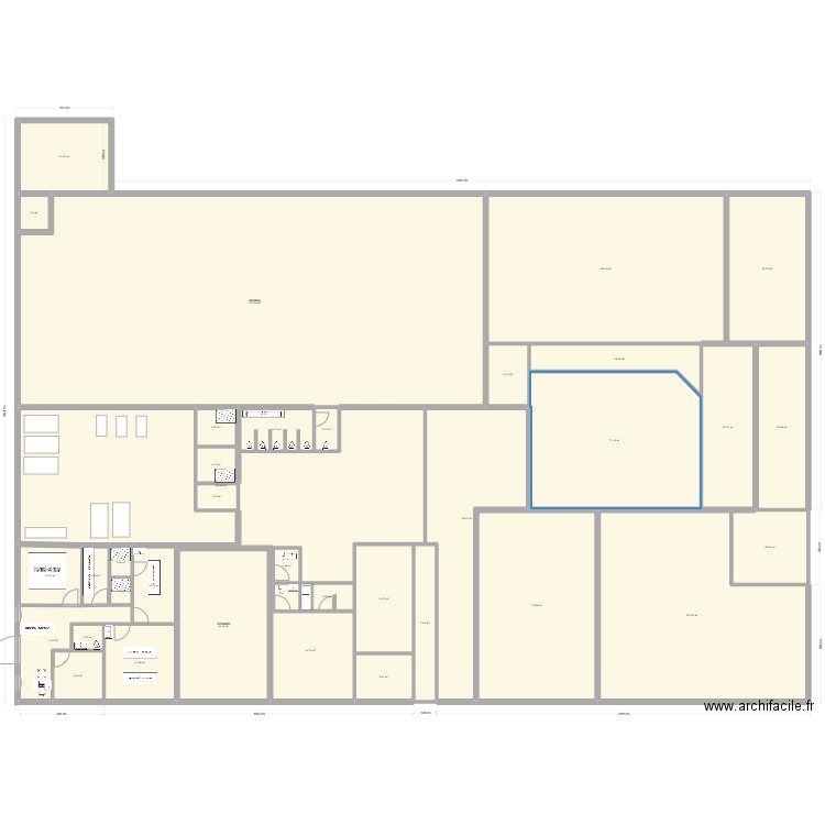 ESSSAI 4. Plan de 36 pièces et 1314 m2