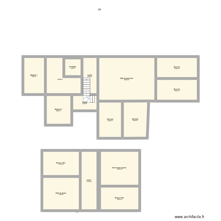 cabinet. Plan de 16 pièces et 180 m2