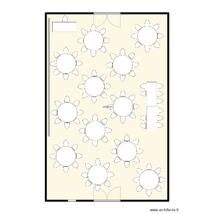 Plan de table. Plan de 1 pièce et 128 m2