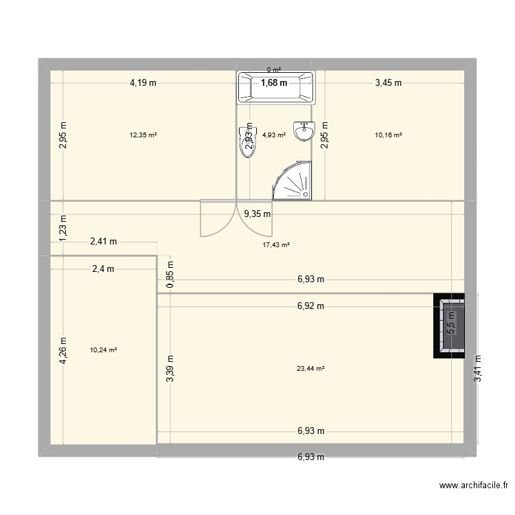 njnkj. Plan de 7 pièces et 79 m2